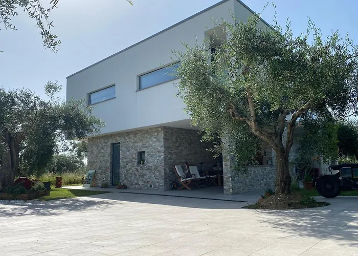 ベッド・アンド・ブレックファスト La 3*